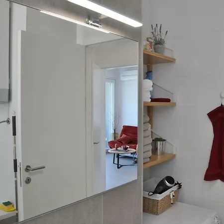 Carmen, Znjan, * Split