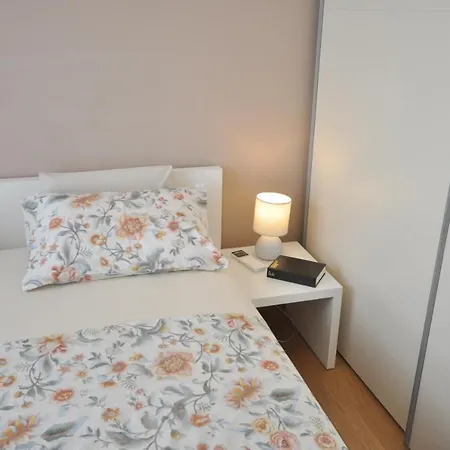 Carmen, Znjan, * Split