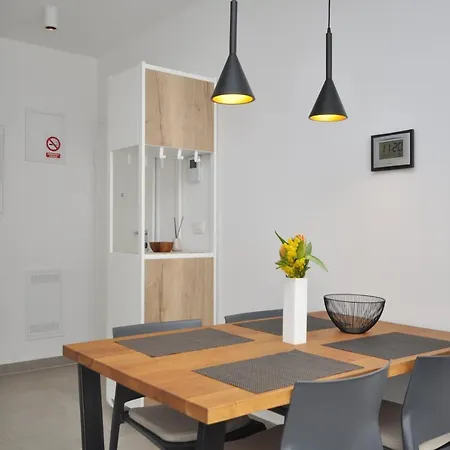 Carmen, Znjan, Apartman *