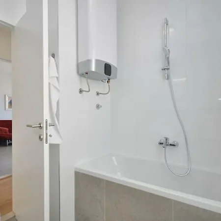 Carmen, žnjan, Appartement